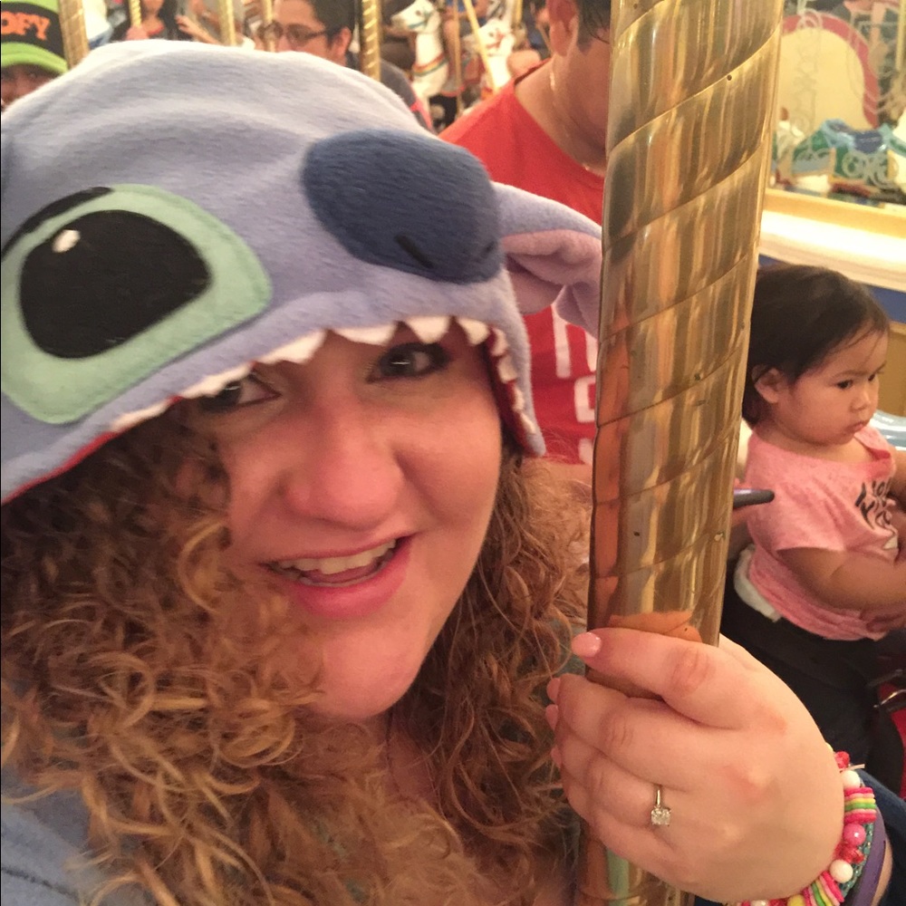 Meet your Posher, Elizabeth